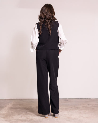 Completo gilet e pantaloni a gamba larga