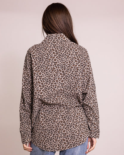 Camicia leopardata con doppia tasca