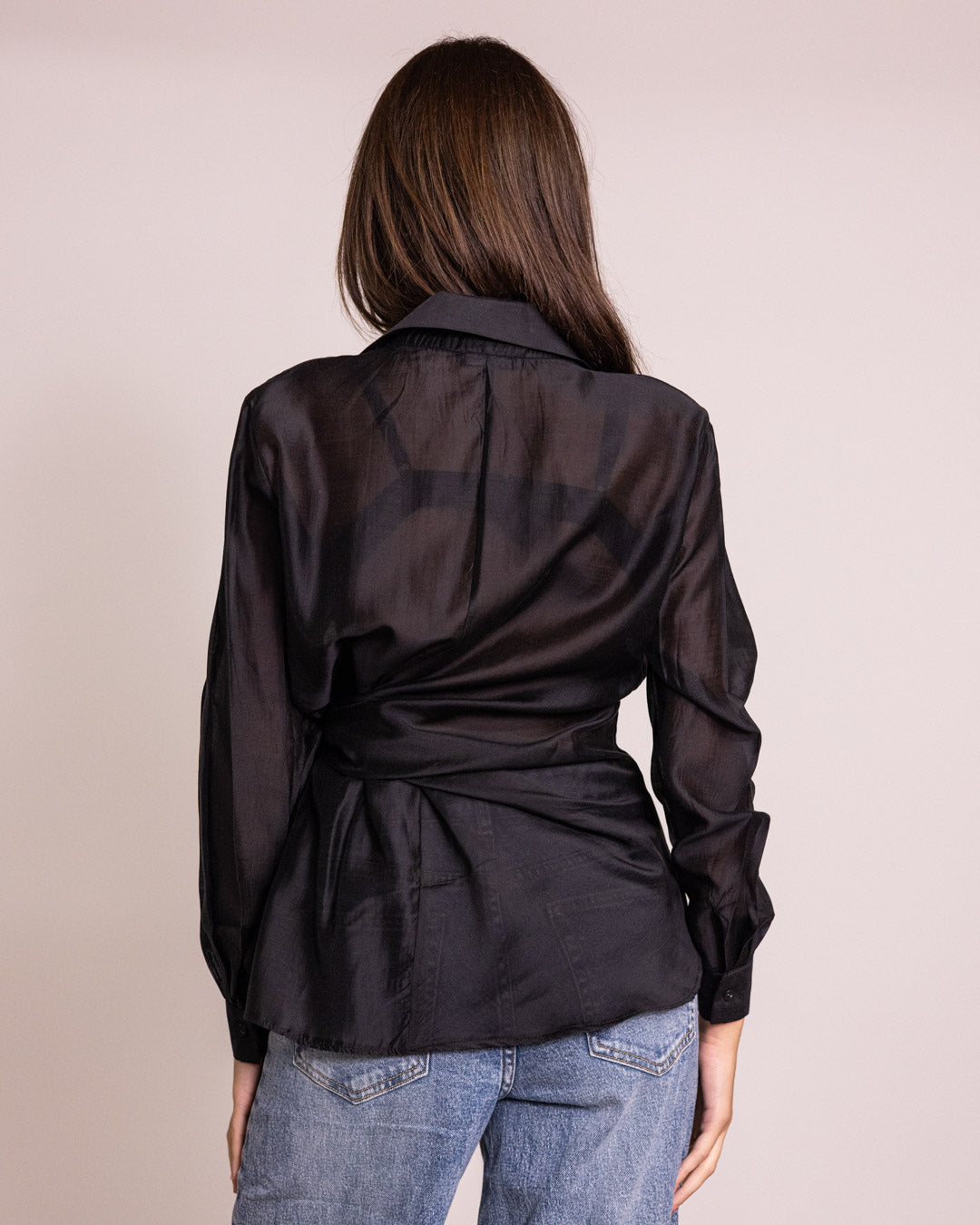 Camicia con finta balza e fiocco laterale