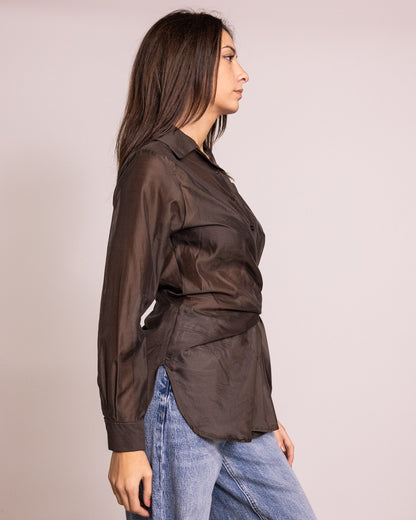 Camicia con finta balza e fiocco laterale