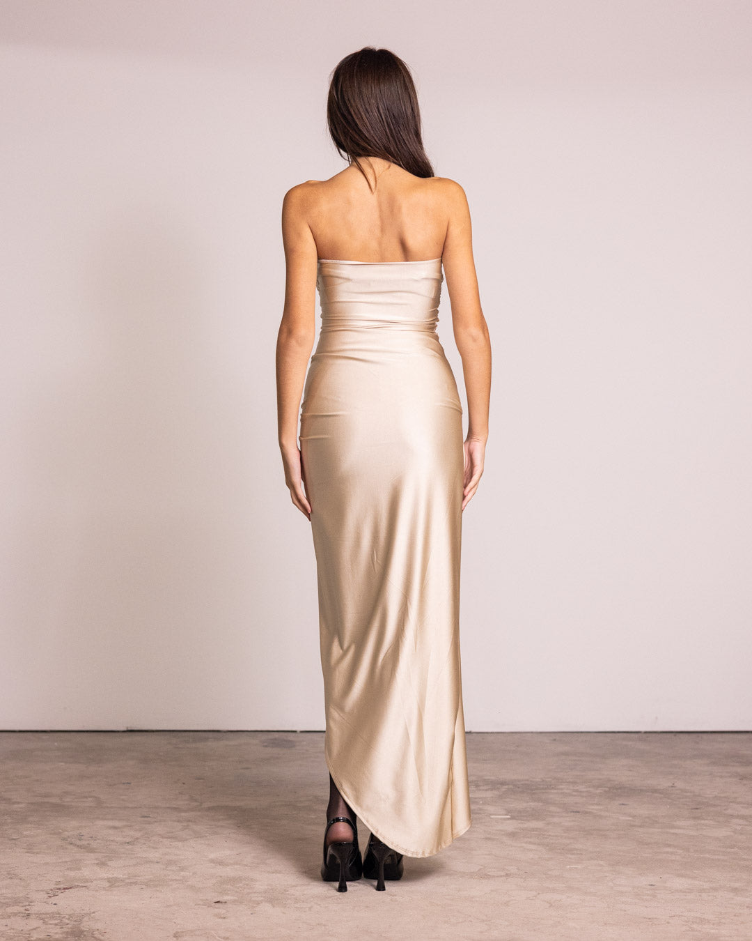 Vestito con corpetto paillettato